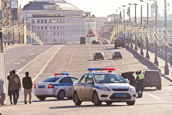 Проверка документов перед Большой Москворецкий мост — стоковое фото